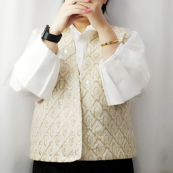 وست گلدوزی  و شومیز.