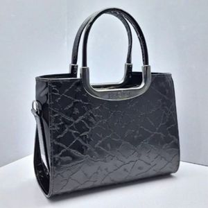 کیف زنانه شیک مدل پرستو طرح رعد و برق