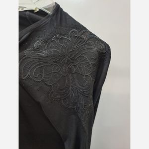 بلوز سرشانه کار شده 