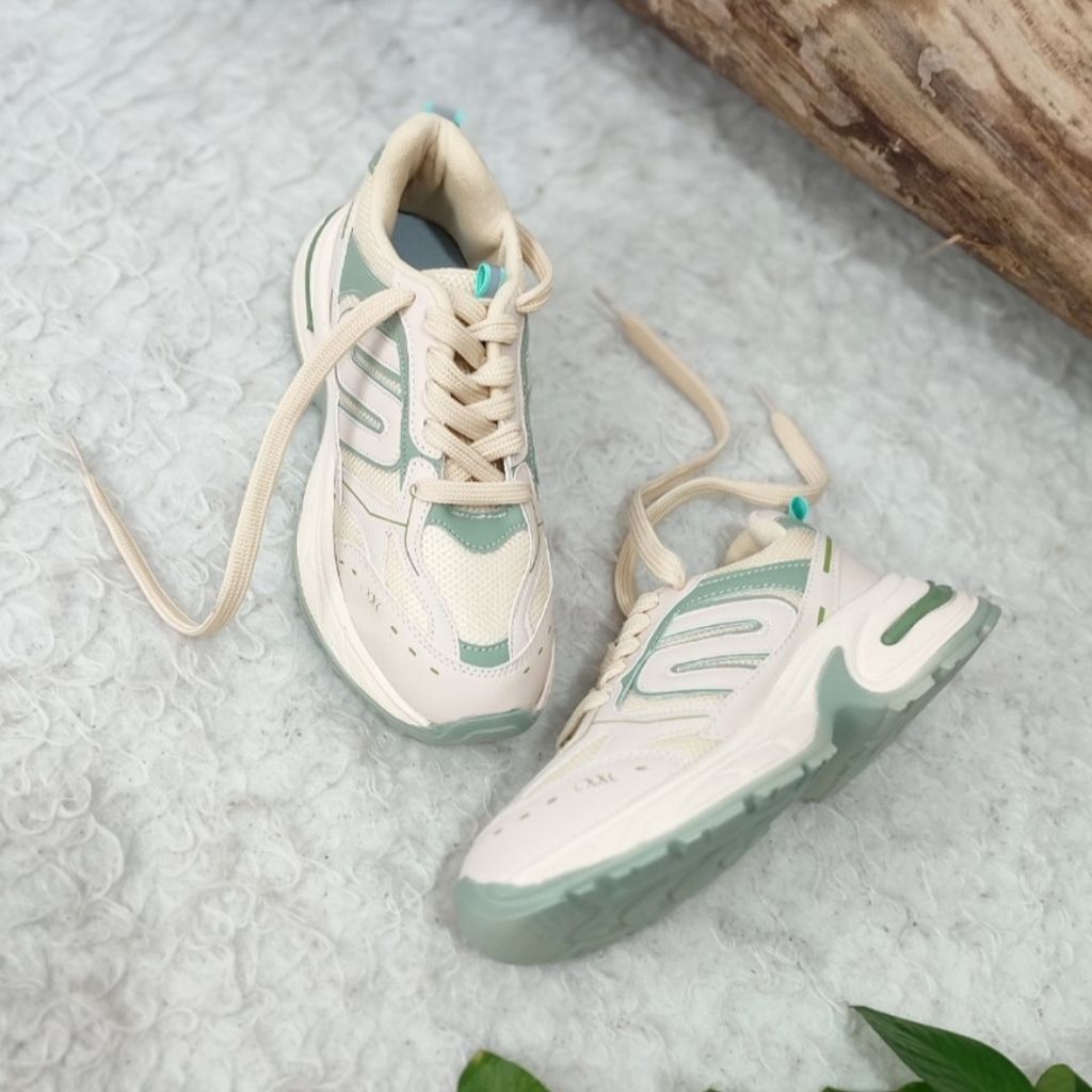 فروش اینترنتی کتونی زنانه کفش اسپرت کیفیت و طراحی عالی پاخور عالی