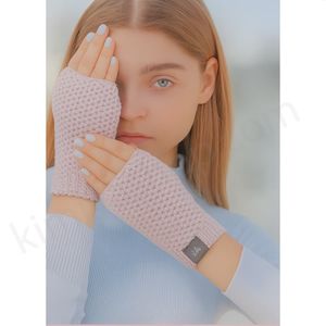 خرید انلاین دستپوش زنانه لمه صورتی ظریف، لطیف و درخشان برای استایلی زنانه و خاص