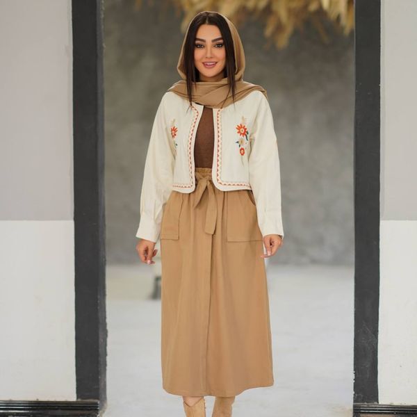 کت و دامن میترا