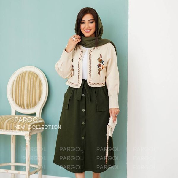 کت و دامن میترا