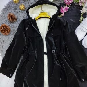 مشخصات کاپشن زنانه طرح پرتغال