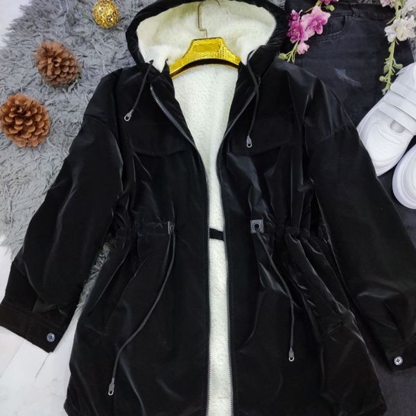 کاپشن زنانه طرح هستی