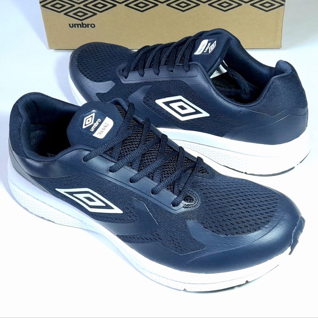 مشخصات کفش اسپرت مردانه آمبرو بزرگ پا Umbro Risponsa