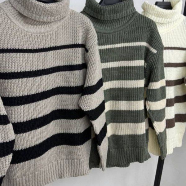 بافت زنانه طرح یقه شل راه راه