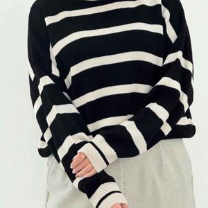 قیمت ارزان بافت زنانه طرح یقه شل راه راه