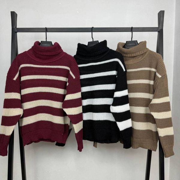 بافت زنانه طرح یقه شل راه راه