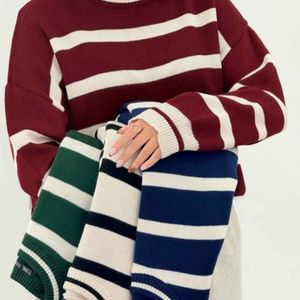 خرید آنلاین بافت زنانه طرح یقه شل راه راه