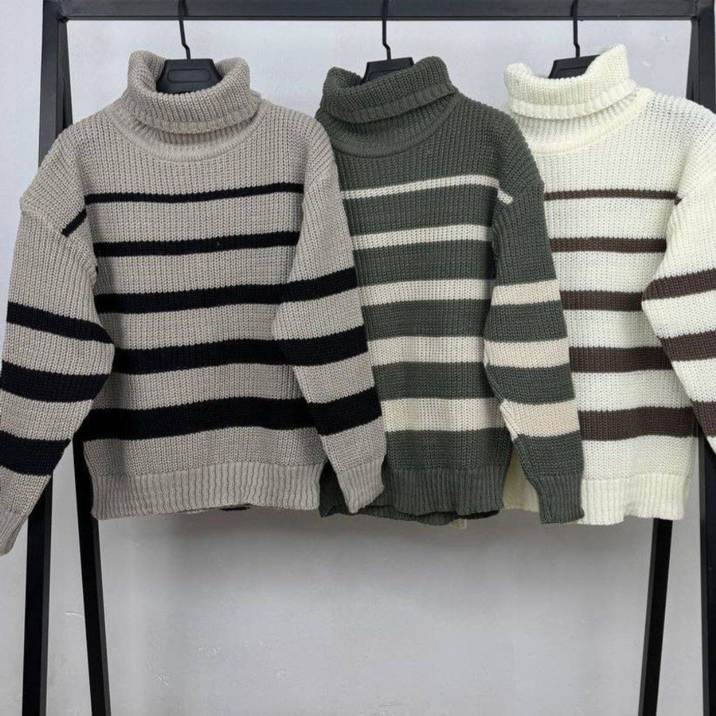 خرید آنلاین بافت زنانه طرح یقه شل راه راه