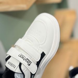 خرید اینترنتی قیمت ونس بچگانه طرح sport دو چسب از Toobaco کد 4071001