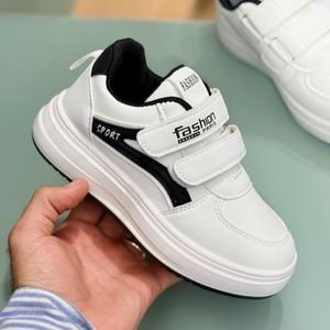 خرید اینترنتی قیمت ونس بچگانه طرح sport دو چسب از Toobaco کد 4071001