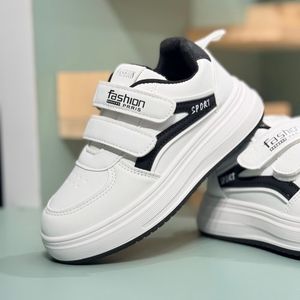 خرید اینترنتی قیمت ونس بچگانه طرح sport دو چسب از Toobaco کد 4071001