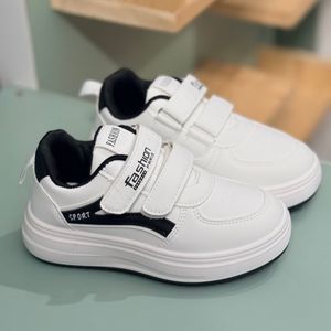 خرید اینترنتی قیمت ونس بچگانه طرح sport دو چسب از Toobaco کد 4071001