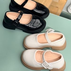 خرید اینترنتی قیمت کفش دخترانه عروسکی طرح سگک از کیدز کد 4071901