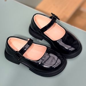 خرید اینترنتی قیمت کفش دخترانه عروسکی طرح سگک از کیدز کد 4071901