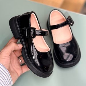 خرید اینترنتی قیمت کفش دخترانه عروسکی طرح سگک از کیدز کد 4071901