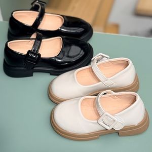 خرید اینترنتی قیمت کفش دخترانه عروسکی طرح سگک از کیدز کد 4071901