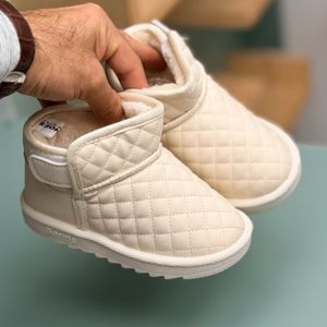 مشخصات بوت بچگانه نیمساق شنل دوزی از Kshoes کد 4072701