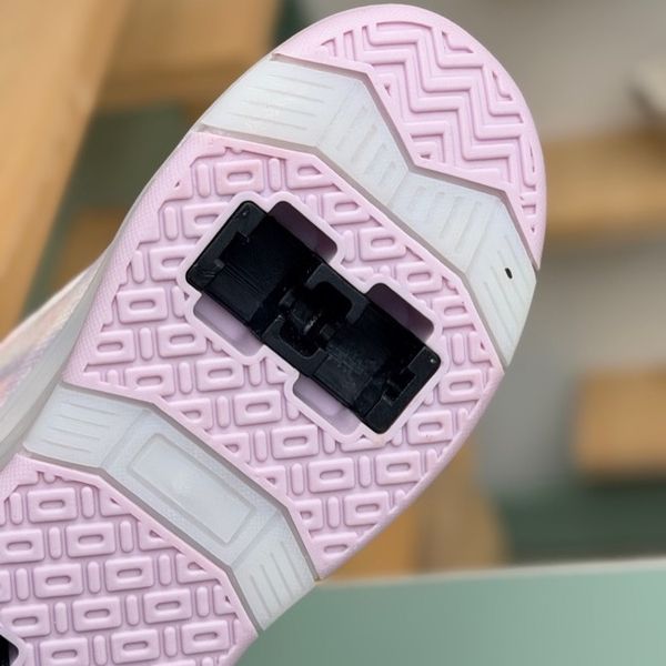 کتونی اسکیتی چراغدار طرح کرومی ملودی از KAKA کد 4072702