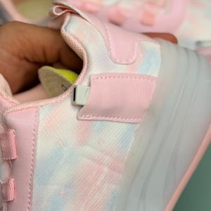 قیمت ارزان کتونی اسکیتی چراغدار طرح کرومی ملودی از KAKA کد 4072702