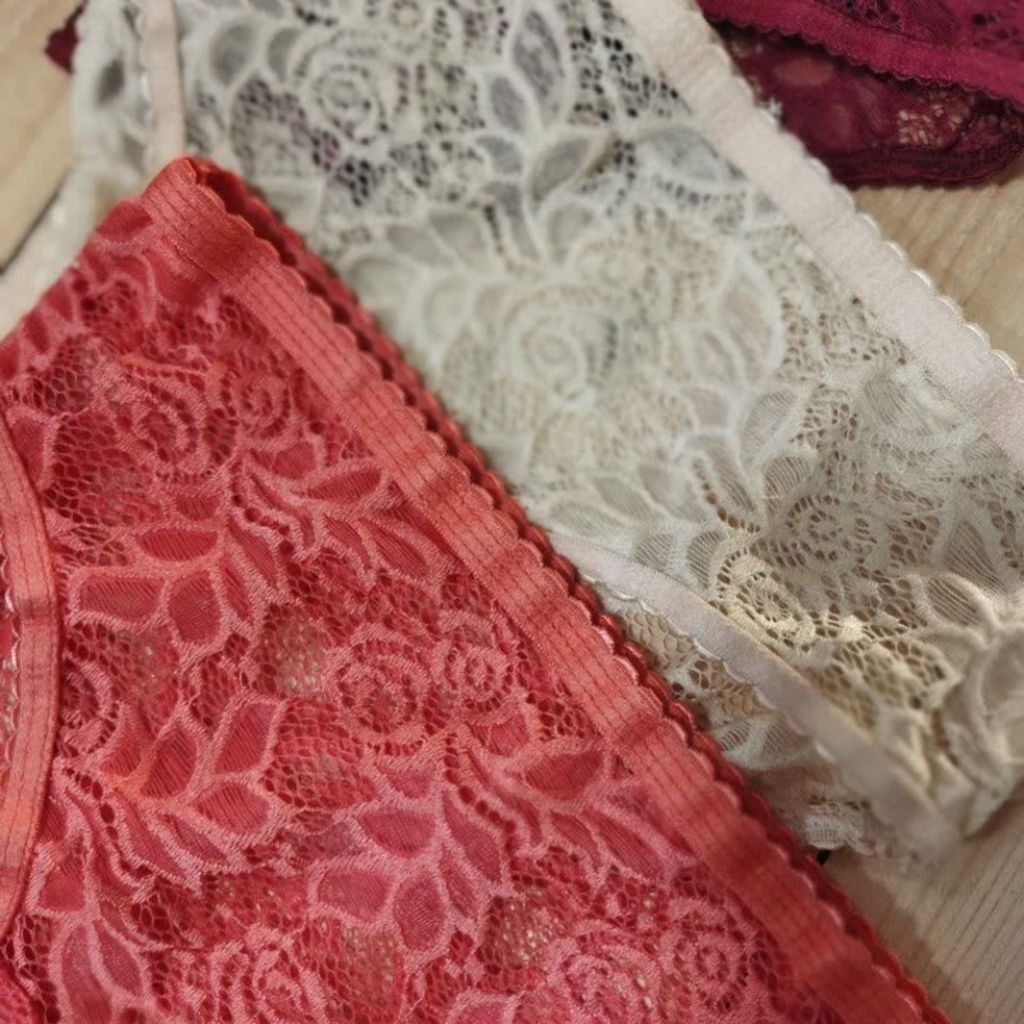 مشخصات شورت توری زنانه