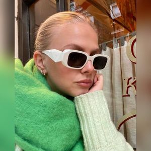 مشخصات عینک آفتابی یووی400 پرادا