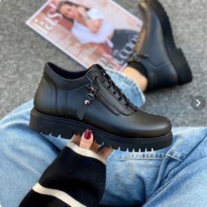 خرید آنلاین کفش نیم بوت چرم زنانه مدل لیو رنگ مشکی