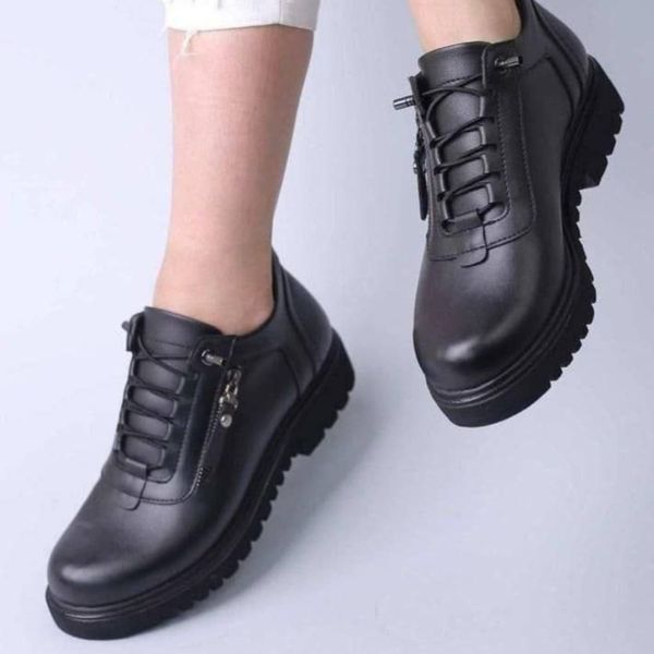 کفش نیم بوت چرم زنانه مدل لیو رنگ مشکی