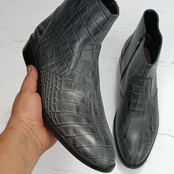نیم بوت مردانه مجلسی چرم طبیعی دستدوز آلپاین کروکودیلی طوسی