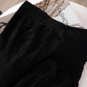 جوراب شلواری گندمی مشکی