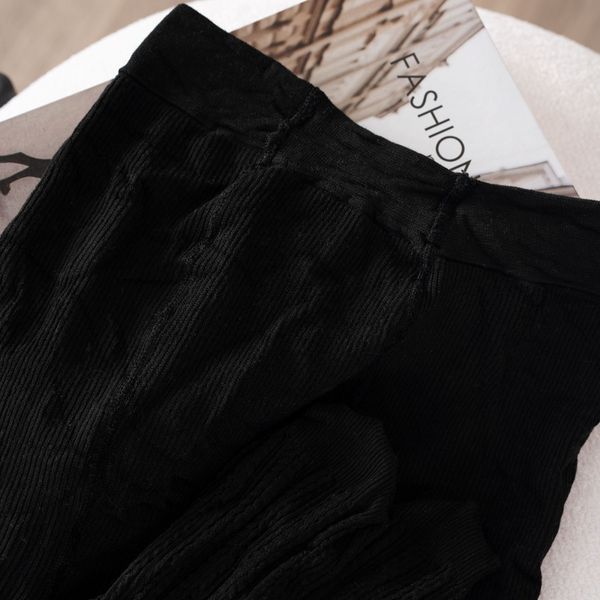 جوراب شلواری گندمی مشکی