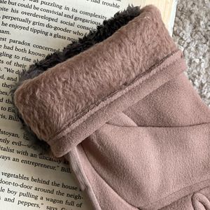 خرید اینترنتی دستکش زنانه نغمه