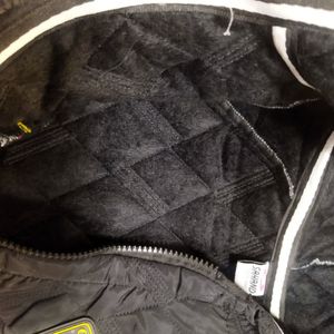 مشخصات کاپشن پسرانه طرح لوزی