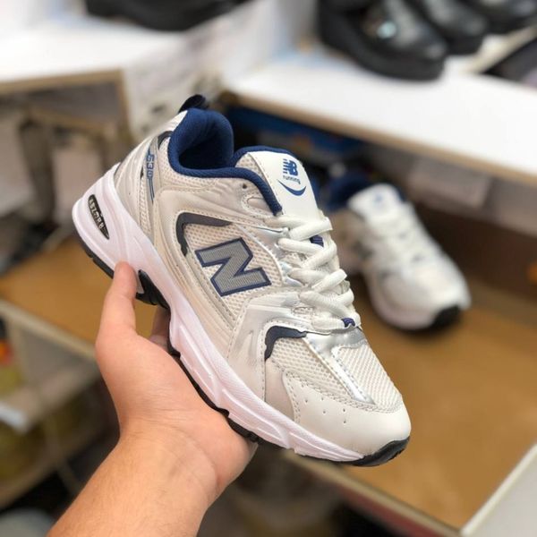 کفش نیوبالانس 530 زنانه رنگ سفید سورمه ای