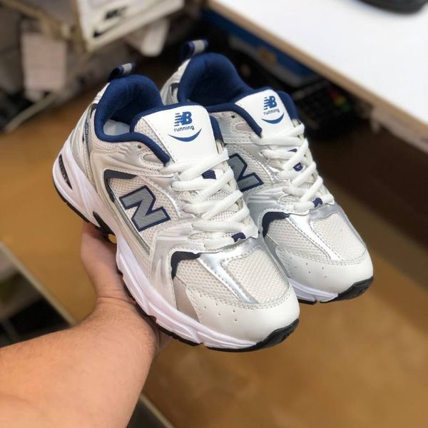 کفش نیوبالانس 530 زنانه رنگ سفید سورمه ای