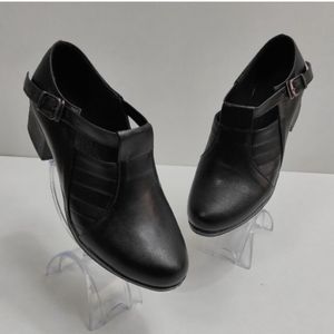 مشخصات کفش پاشنه دار زنانه مدل لحافتی