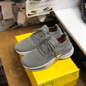 خرید اینترنتی کفش کشی جورابی زنانه مدل رانر رنگ طوسی