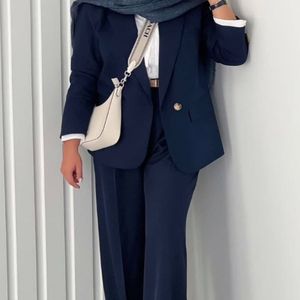 کت و شلوار زنانه