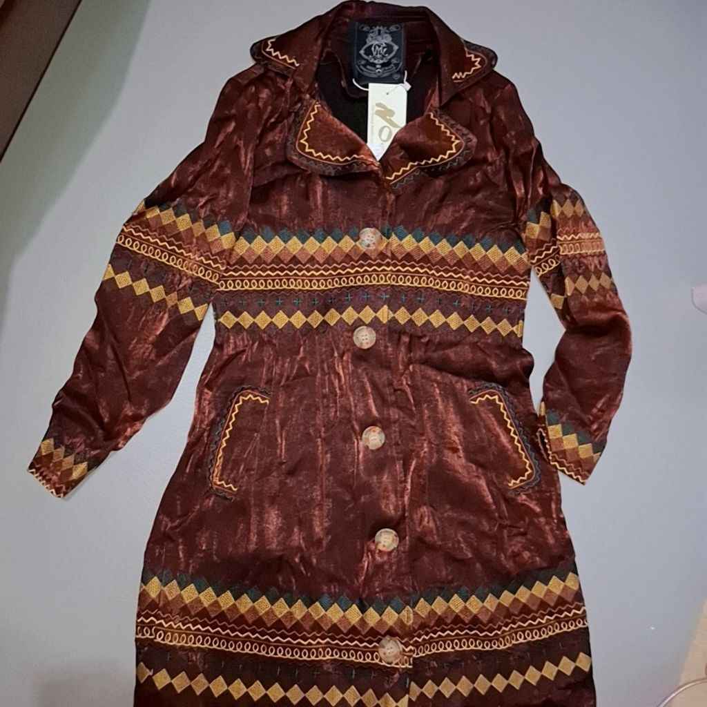 خرید اینترنتی مانتو مجلسی طرح گلدوزی