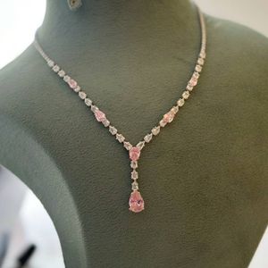 گردنبند نگین صورتی