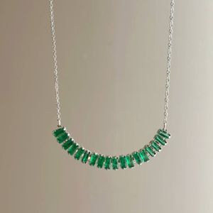 مشخصات گردنبند جواهری سبز