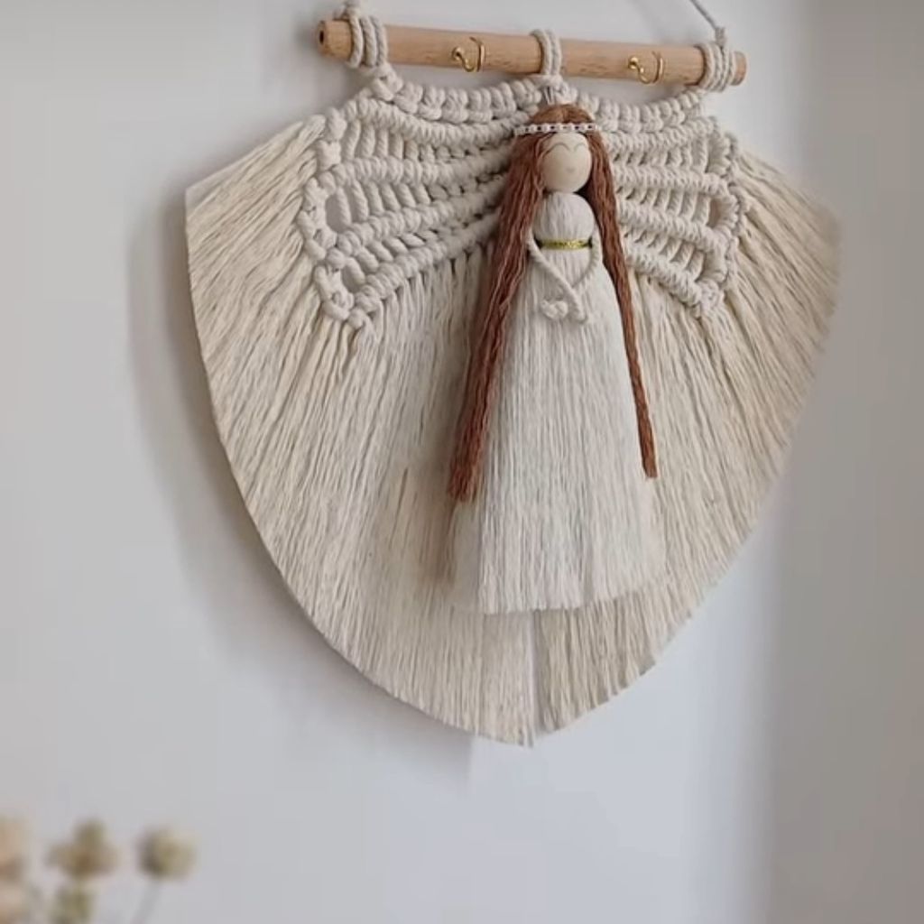 مشخصات جاکلیدی فرشته مکرومه بافی