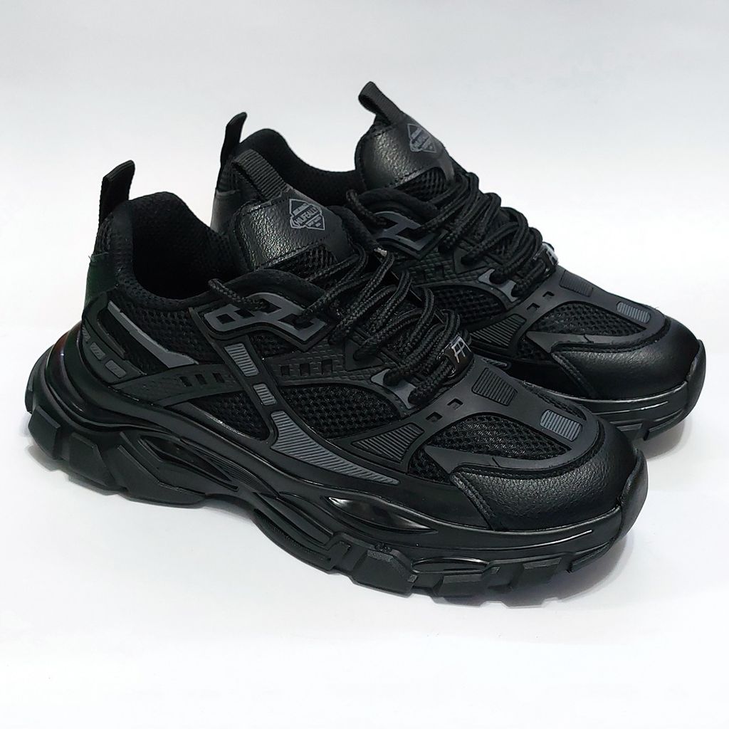 خرید انلاین کتونی طرح بالنسیاگا Balenciaga بسیار شیک و با کیفیت