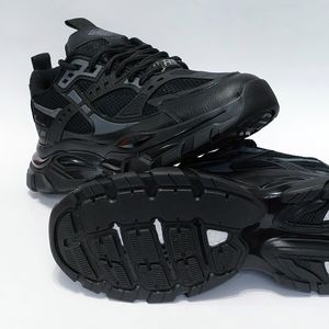 مشخصات کتونی طرح بالنسیاگا Balenciaga بسیار شیک و با کیفیت