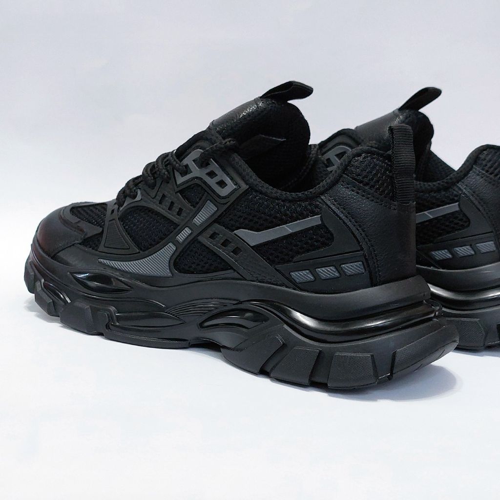 خرید اینترنتی کتونی طرح بالنسیاگا Balenciaga بسیار شیک و با کیفیت