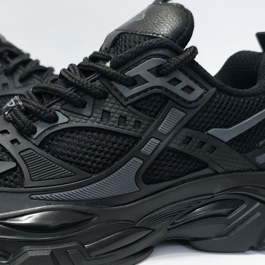 فروش اینترنتی کتونی طرح بالنسیاگا Balenciaga بسیار شیک و با کیفیت