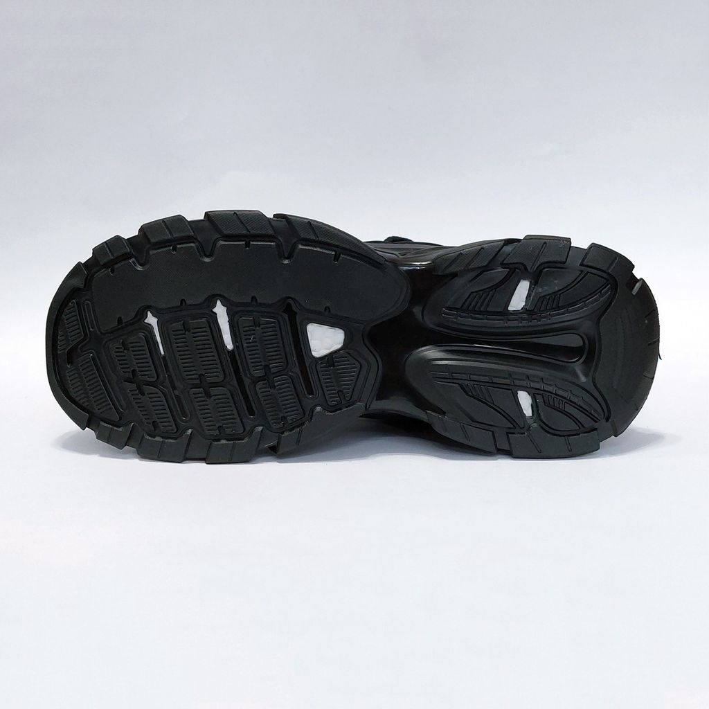 مشخصات کتونی طرح بالنسیاگا Balenciaga بسیار شیک و با کیفیت