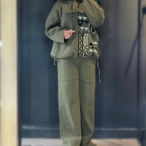 خرید انلاین بافت ست زنانه طرح هودی و شلوار